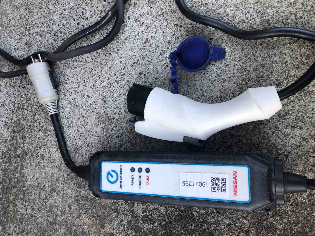 日産純正 充電ケーブル 正規品】 電気自動車 日産 リーフ LEAF 純正 充電ケーブル 3m