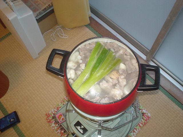 アラジンストーブ ケトルと鍋が似合うストーブ ロングライフデザイン オキニイリ