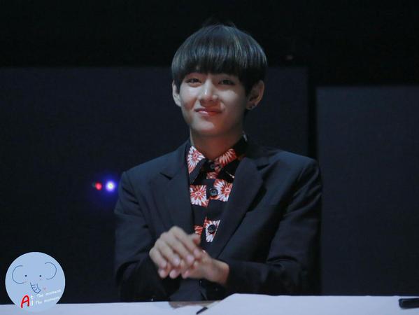 BTS 防弾少年団　サイン会 メリーゴーランドに乗った「BTS」JIN、“ファン愛もグローバル級”…異色