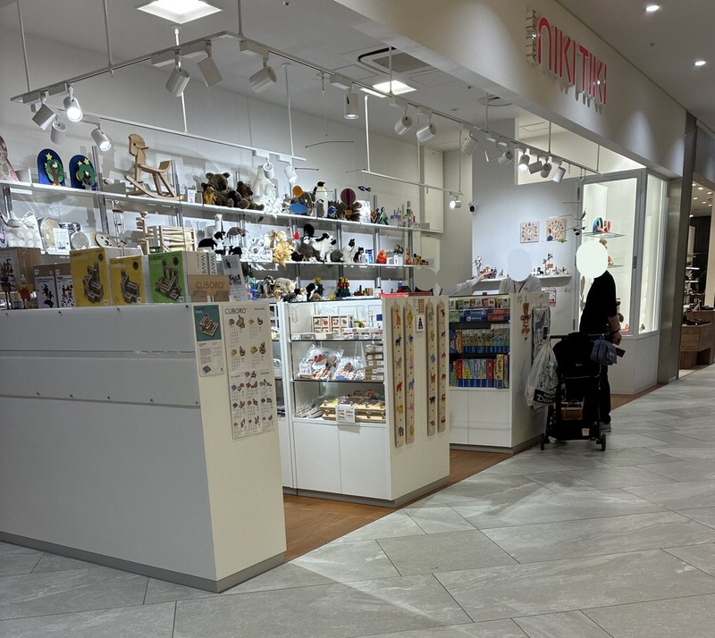 中日ビルに進出したヨーロッパの木製玩具・雑貨店｜アトリエニキティキ