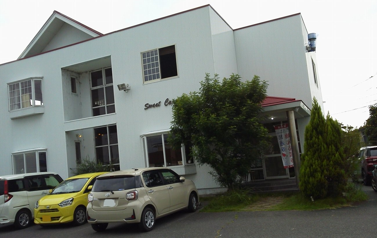 かわうそ、だもんで。スイートコーンズ安城店@安城市高木町|14時以降は無料でシフォンケーキが付く、お値打ちな喫茶店コメント