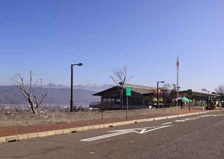 諏訪湖SAから八ヶ岳連峰を望む