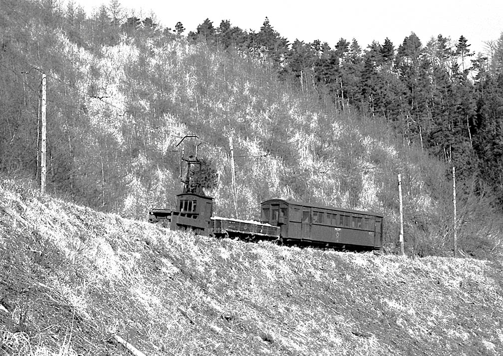 ホハ15 : 草軽電鉄の記憶：火山山麓のレモンイエロー