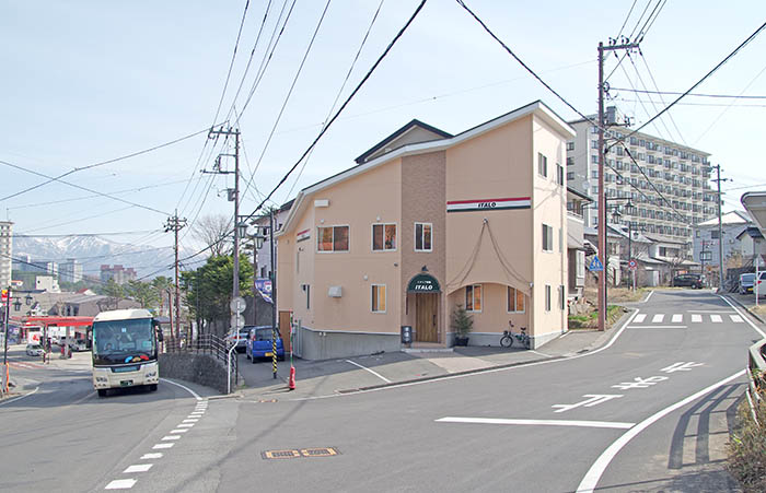 草津温泉駅の謎（1） : 草軽電鉄の記憶：火山山麓のレモンイエロー