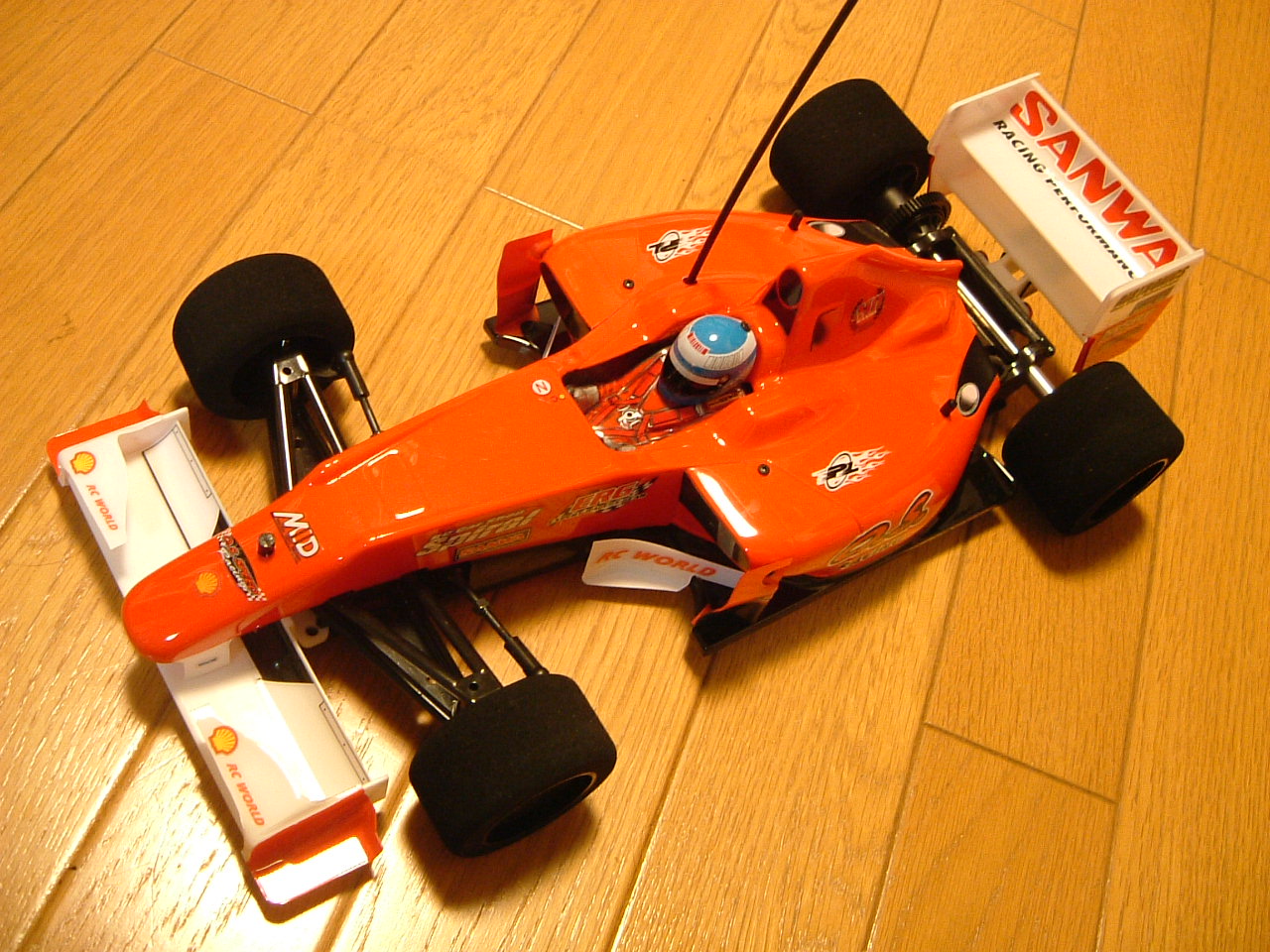 シェブロン　タミヤ　F103　F1ボディ　新品 シェブロン タミヤ F103 F1ボディ 新品 - メルカリ