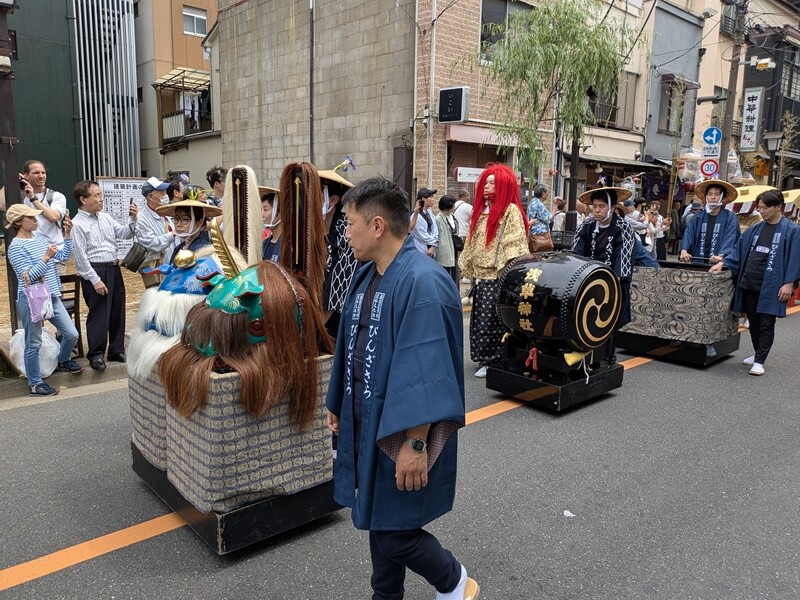 超気まぐれ日記 : 大行列・・・三社祭 (東京都浅草) 【祭り】