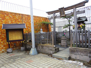 屋上の稲荷神社