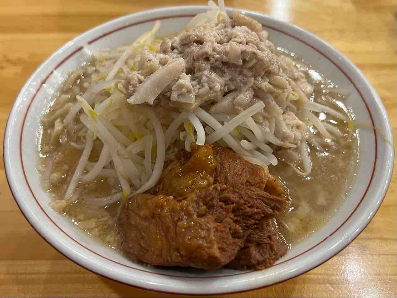 チェ・タケダ「二郎(醤油)ヤサイ大、アブラ マシ、麺 大」 : F×××××kin