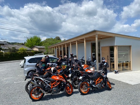 BD3B65E2-4EF9-4C4A-B381-67B717DB4E11