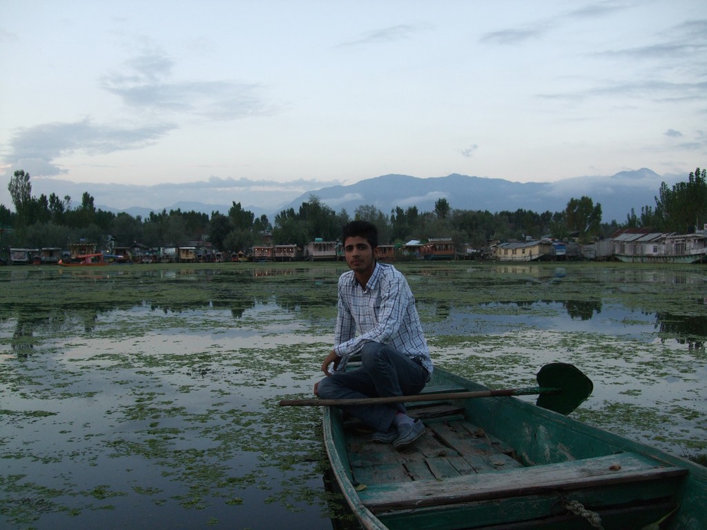 スリナガル到着 カラフルなボートハウスのある町 若者の脱サラバックパッカー