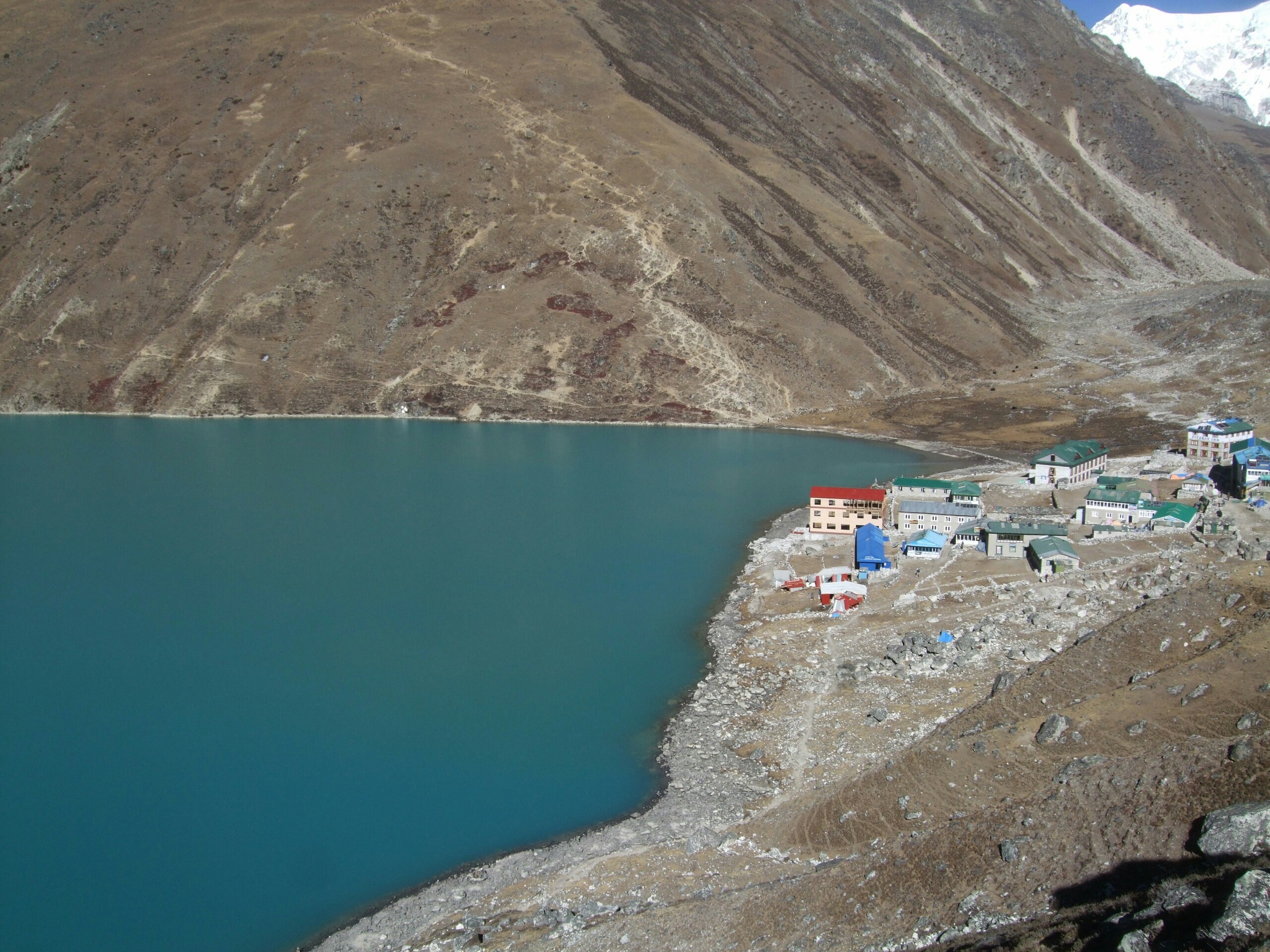 ついに到着 ここがゴーキョだ エベレストトレッキング 若者の脱サラバックパッカー