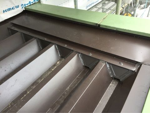 折板屋根カバーリング工事 完了 ケラバ水切り 雨押え水切り 三条市 新潟県三条市 屋根 外壁 雨樋 雨漏りのレスキュー隊 富樫外装
