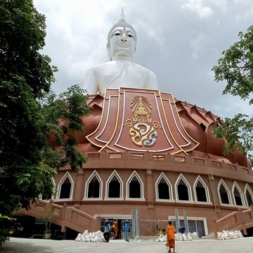Wat Buddhabaat Bhumanorom and Great Naga 5