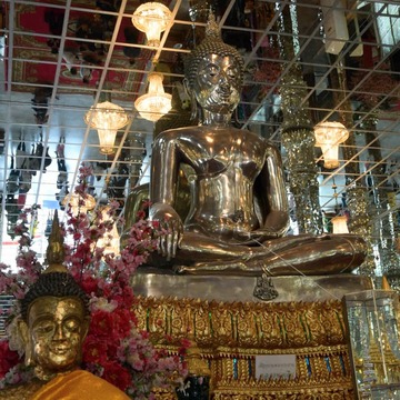 Wat Muang 4