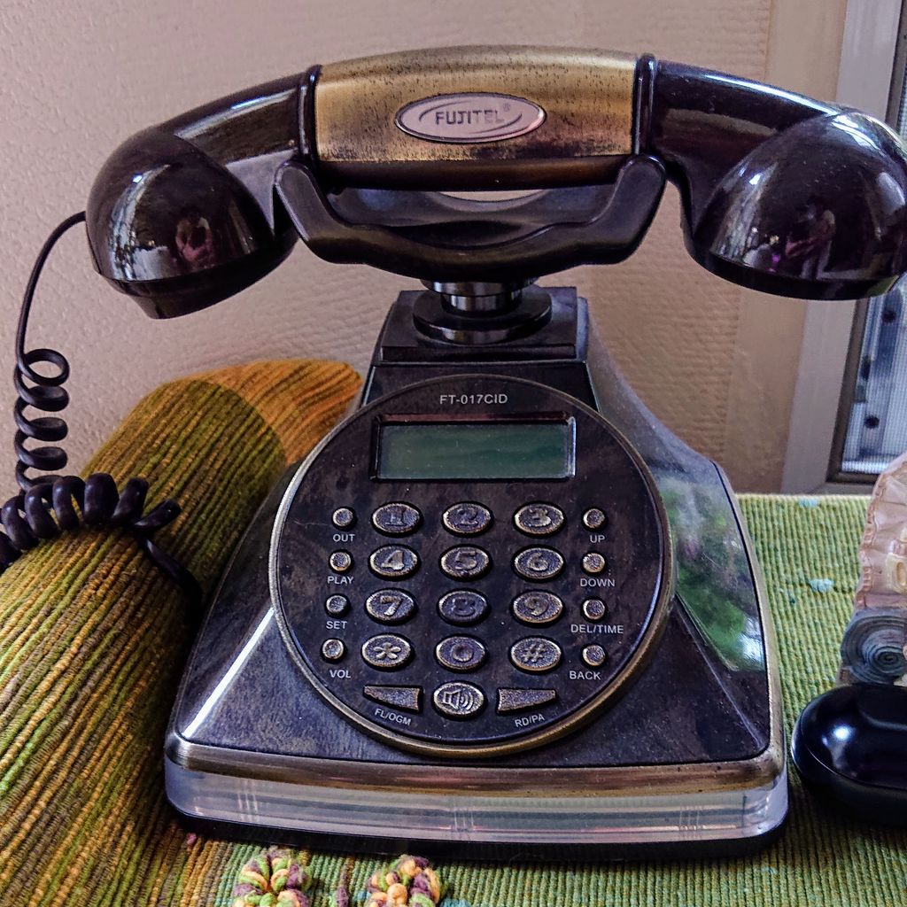 タイで思う。家の電話を解約した。