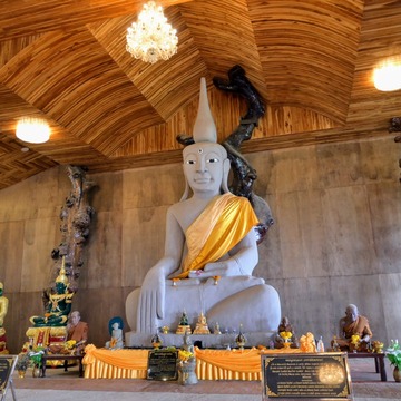 Wat Tham Pha Daen 9