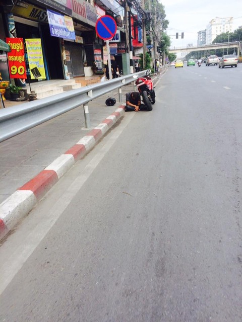 タイで運転　～メチャクチャな標識～