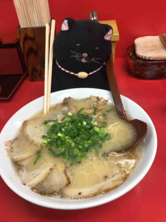 クロは 無料の替え玉おかわり 長浜ラーメン でぶねこ クロの一言blog