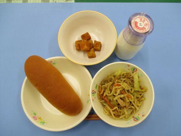 【画像】給食で好きだったメニューを思い浮かべて下さい…【🍤】