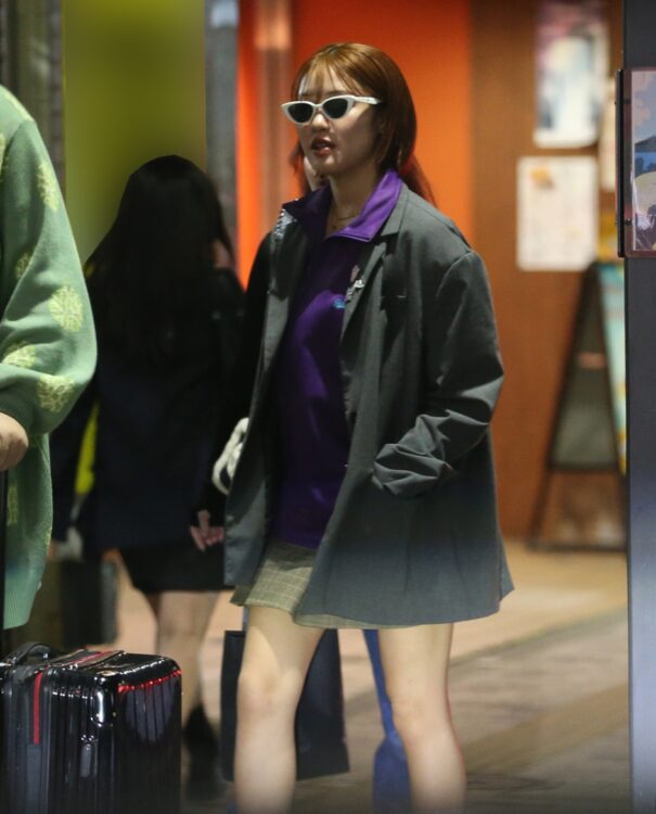 【炎上】人気アイドル王林(25歳)がカラオケバーで意気投合した男性歌手を“お持ち帰り”ホテル直行激写