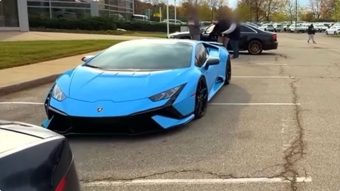 【画像】貧乏人には理解できない車のデザインがコレらしいwwww