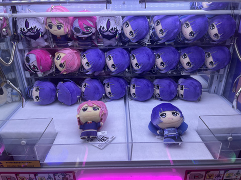 公式「グッズ出すぞ！！」ぼく「うおおおお！！！！」