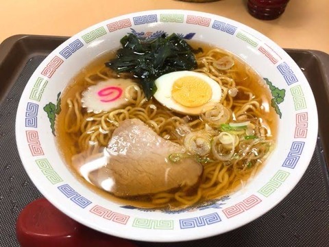 ワイ家の近所で400円のラーメンがこれw.w w