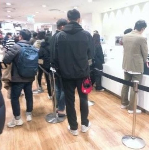 韓国ユニクロがヒートテック無料サービス開始 店舗に客が押し寄せる 「不買なんか関係無い!」