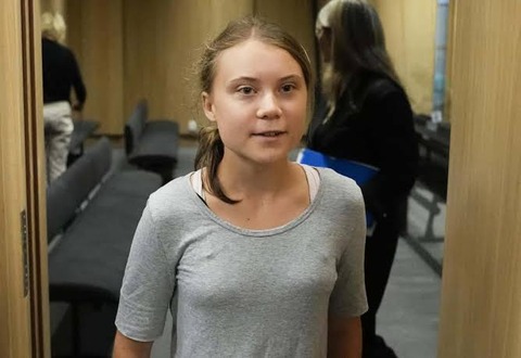 軍に拘束されたグレタさん、虐殺動画で再教育されグレテナイになる