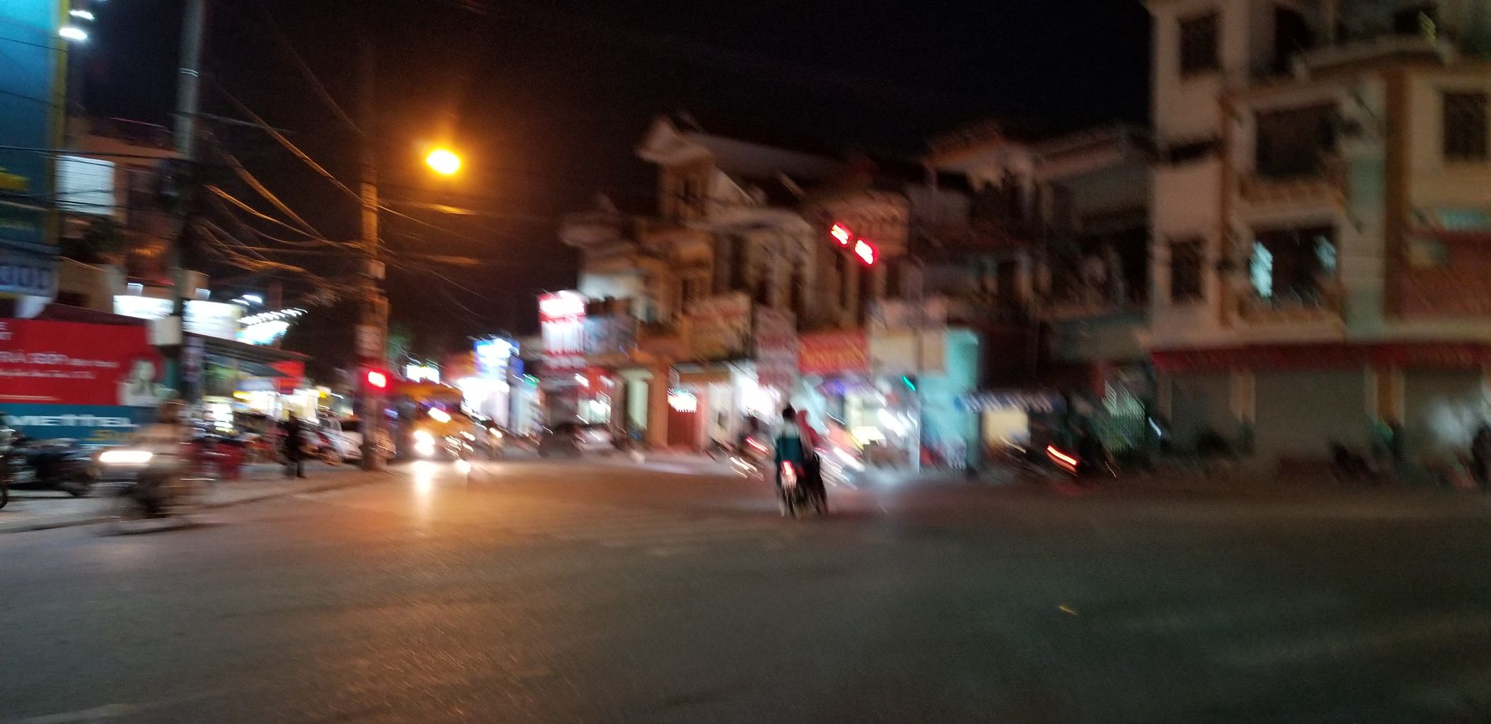 18年12月 ダナン ハイフォン ドーソン 9 夜のバイク ヘッドライトに虫が来る 街灯が無い ベトナム田舎道 おまんこの値段 おっぱいの値段 張ったお尻 フェティシズム Fetishism By Japanese Tomcat Amour Sucre