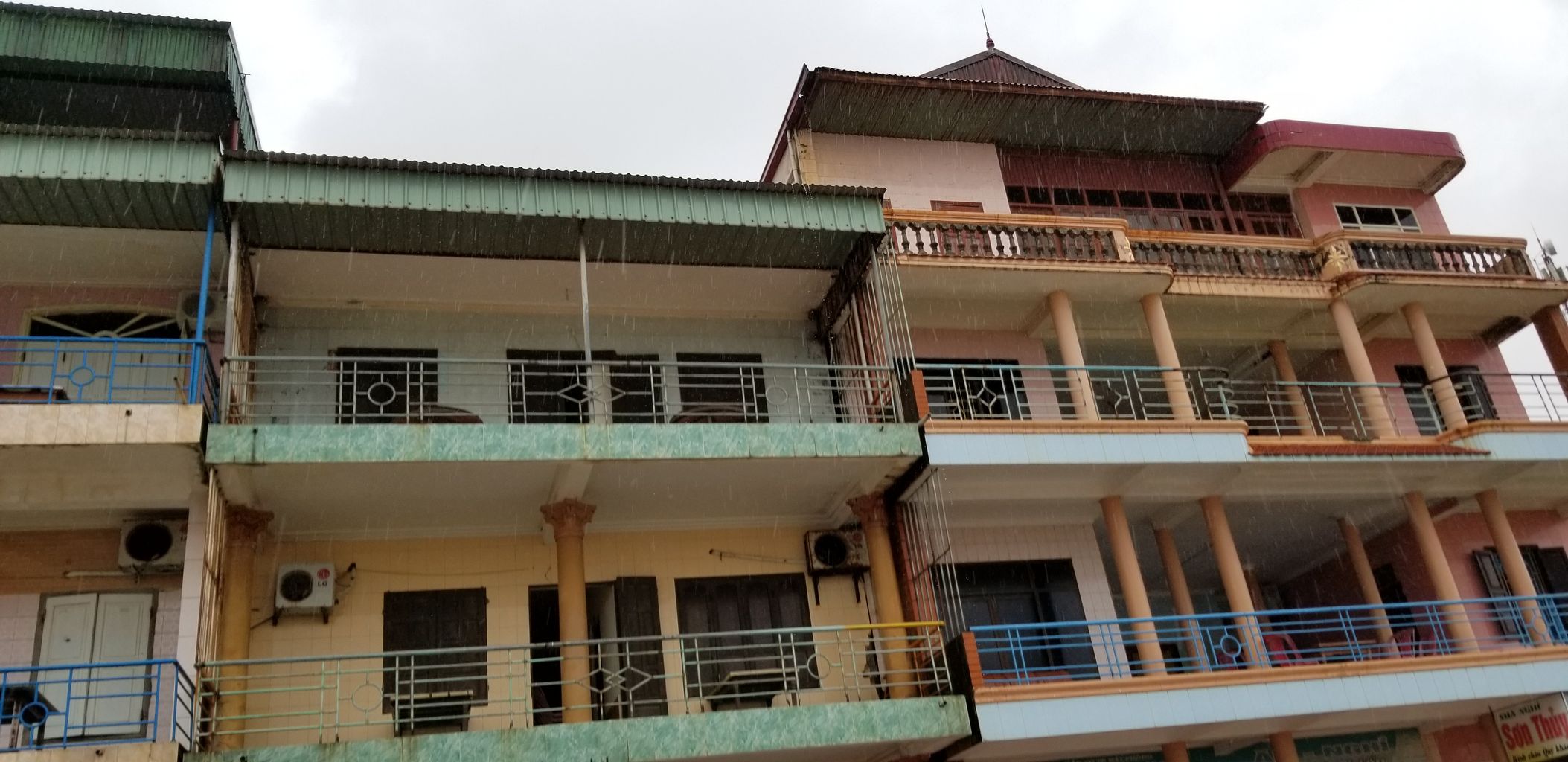 18年8月お盆休み ハノイ ドーソン クァットラム １8 ドーソンの女 ドーソンのカフェ Do Son Hai Phong Vietnam 風俗は男の方が詳しい デカパイマッサージ フェティシズム Fetishism By Japanese Tomcat Amour Sucre