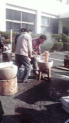 2011121812080001