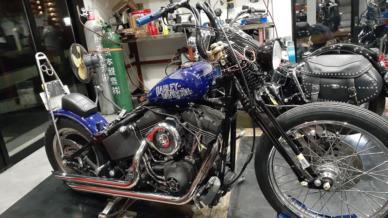 01 FXSTB 74チョッパーにする！ : ハーレーカスタムショップ ザ