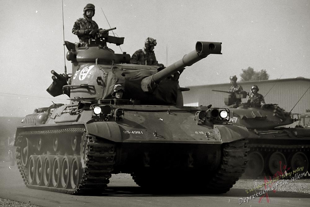 ⭐超希少　自衛隊 実物「三菱重工 61式戦車？銘板他」 ⭐超希少 自衛隊 実物「三菱重工 61式戦車？銘板他」 - メルカリ