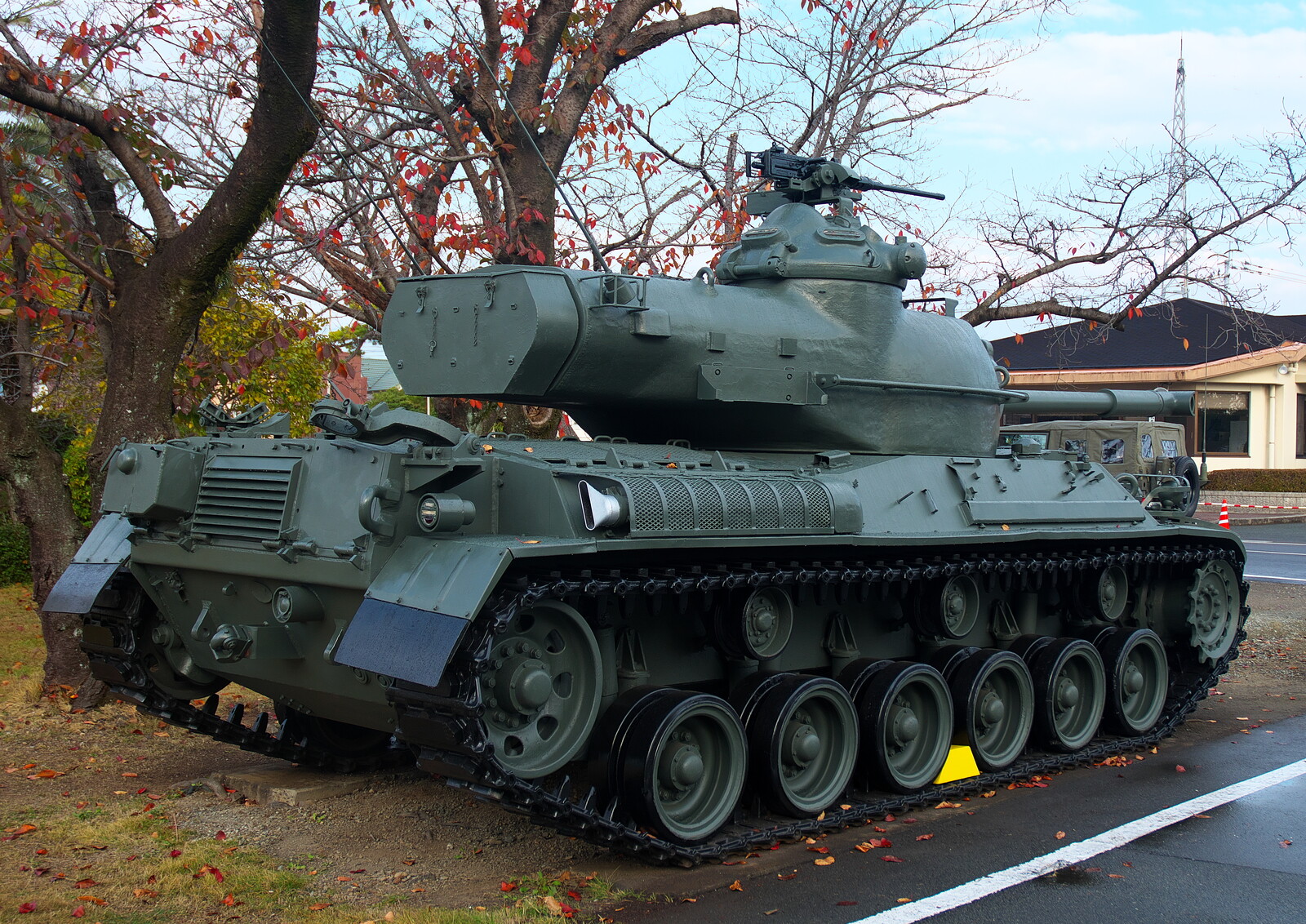 陸上自衛隊 61式戦車 ～目達原駐屯地～ : THE ALIENS NEST