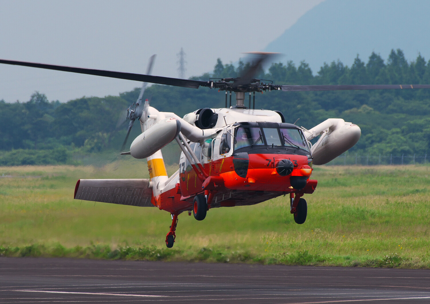 海上自衛隊 捜索救難ヘリ UH-60J : THE ALIENS NEST