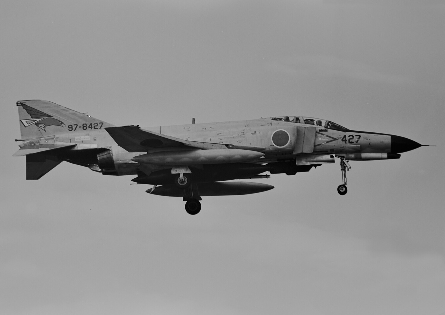 技MIX F-4EJ 第302飛行隊 F-4EJ改 第302飛行隊 (那覇・20周年) (プラモデル) - ホビー