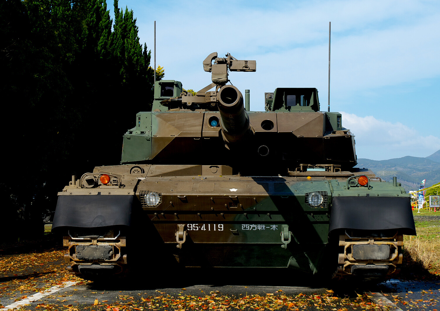 陸上自衛隊 10式戦車 西部方面戦車隊 ～北熊本駐屯地～ : THE ALIENS NEST