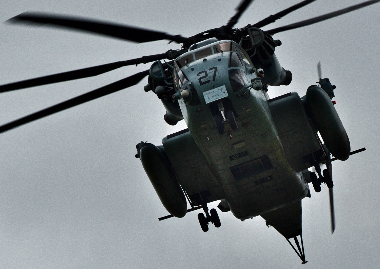米海兵隊 大型輸送ヘリ CH-53E : THE ALIENS NEST