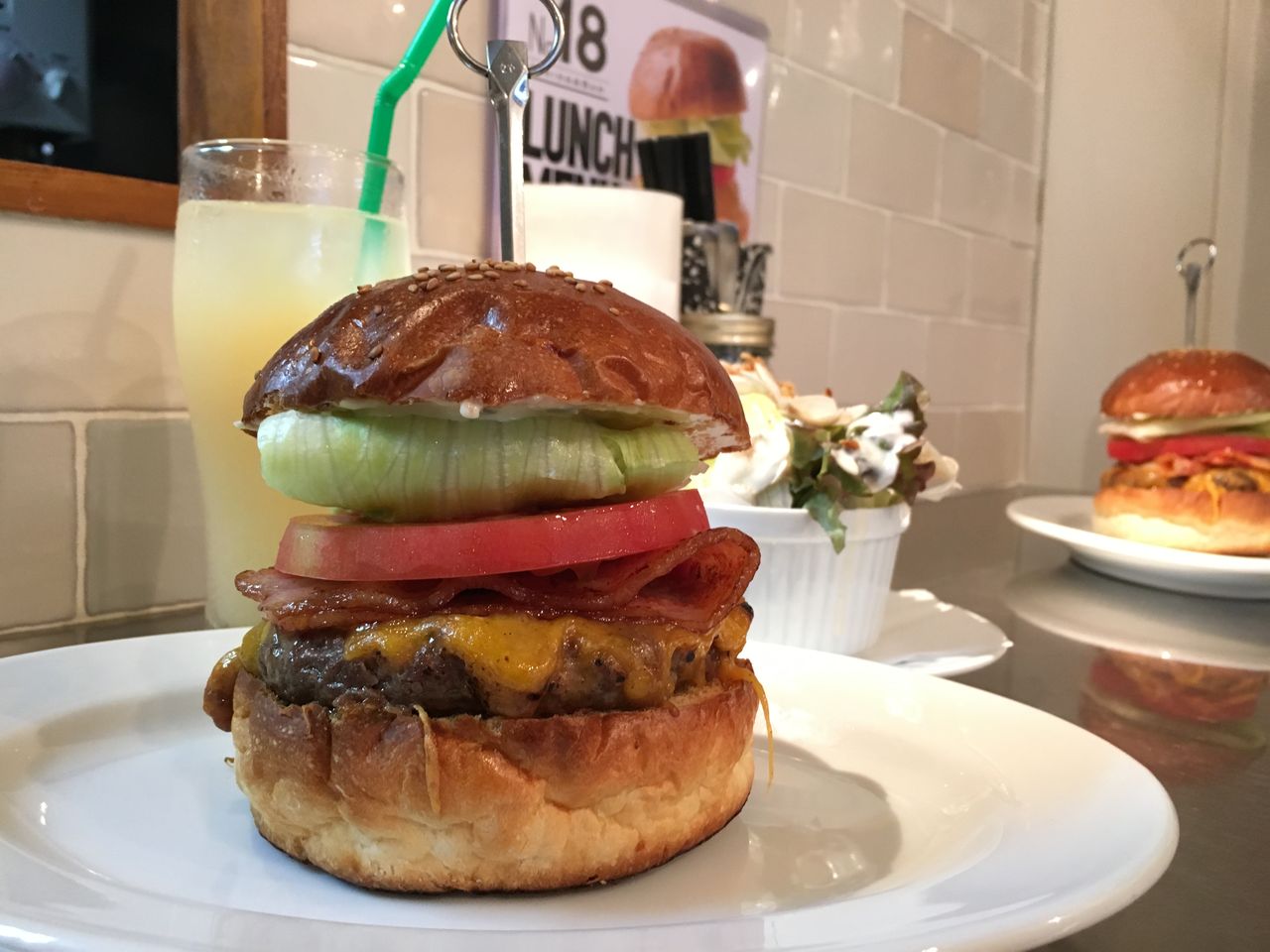 No 532 No 18 ナンバージュウハチ Dining Bar ベーコンチーズバーガー The Blues Burger ザ ブルース バーガー 第２章ハンバーガーの食文化向上を目指して
