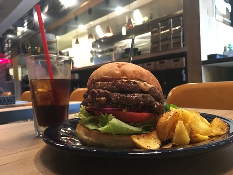 ブッチャーダブルバーガー