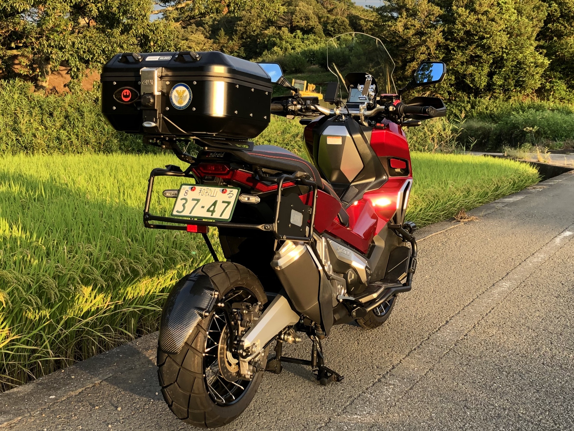 X-ADV フェンダーレスキット 21年式〜 AMC製 苦しく X-ADV フェンダーレスキット 21年式〜 AMC製 苦しく