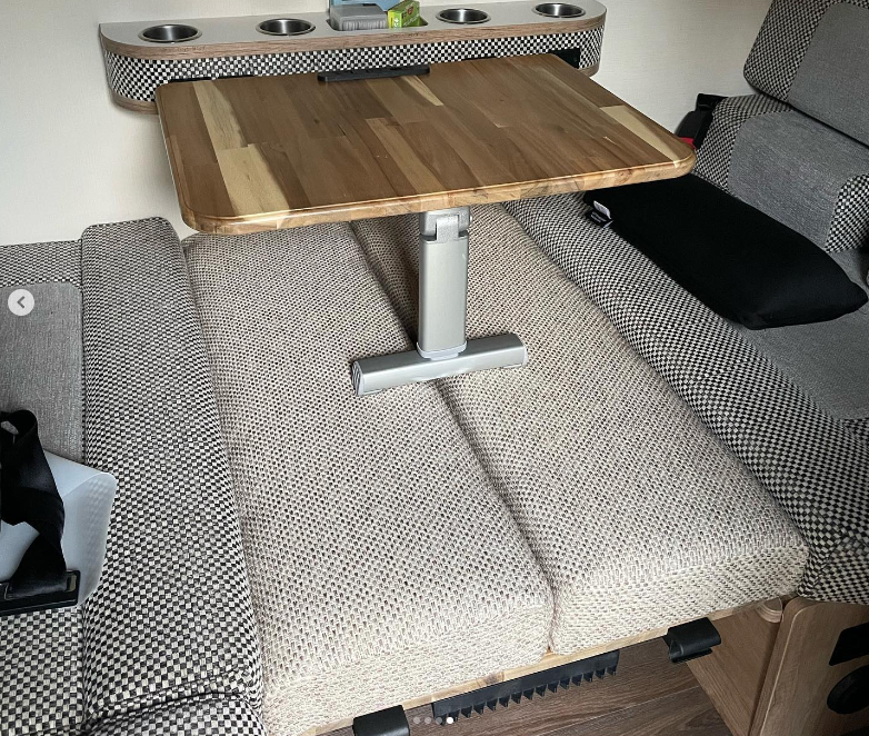 H&G FACTORY キャンピングカーナッツクレア用仕切りカーテン H&G FACTORY キャンピングカーナッツクレア用仕切りカーテン H&G