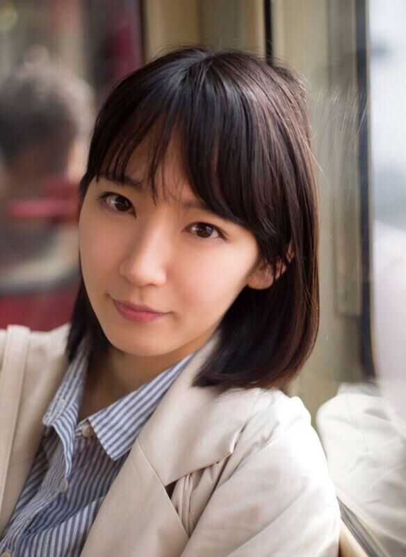 吉岡里帆 吉岡里帆写真集 里帆採取 と一緒に楽しむ春の胸 巨乳 おっぱい無料画像 B Eカップ 別荘の書斎 吉岡里帆 吉岡里帆写真集 里帆採取 と一緒に楽しむ春の胸 巨乳 おっぱい無料画像 B Eカップ 別荘の書斎
