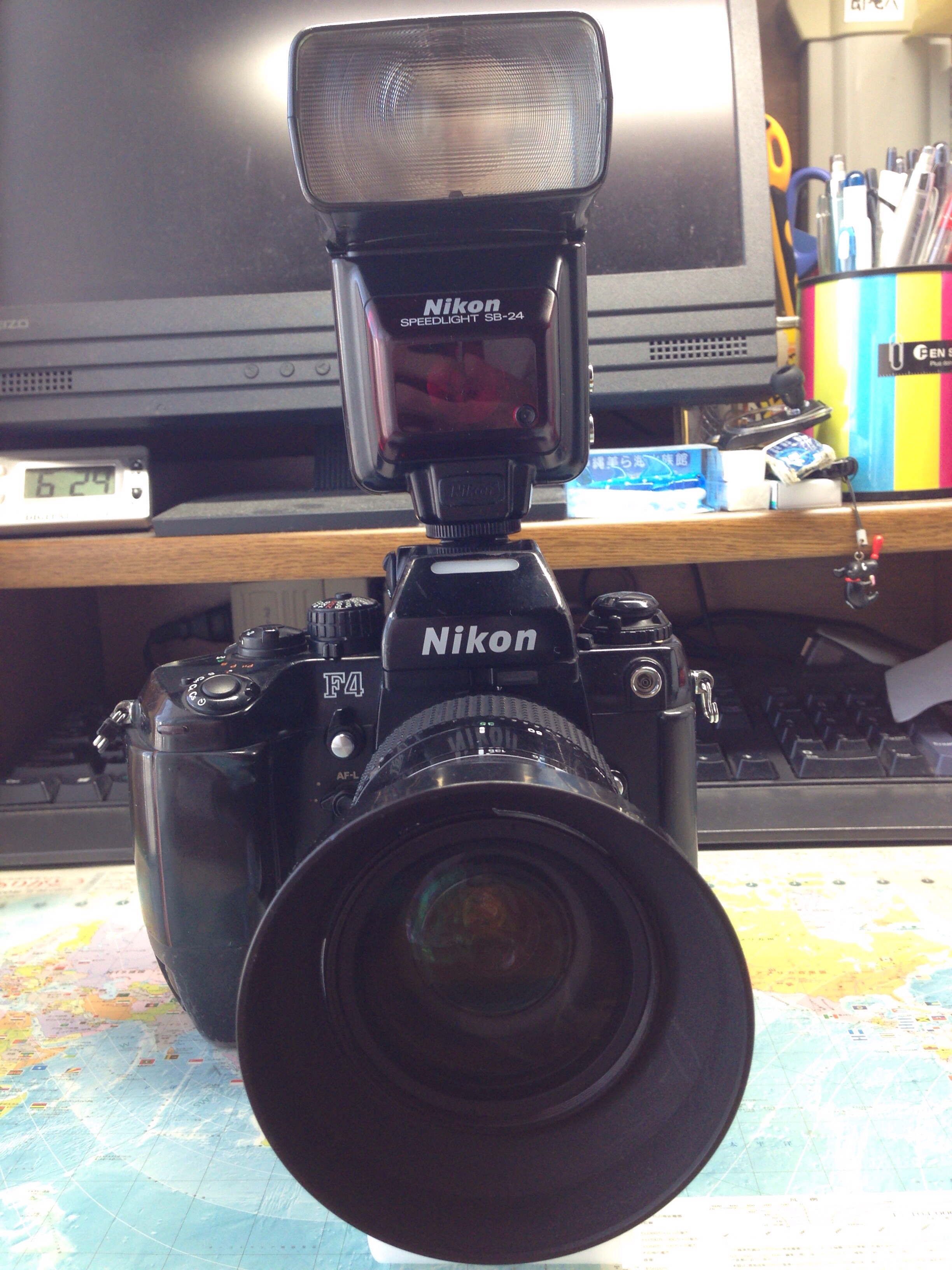 Nikon F4s、来たり : ThinkPader9704Pのちょこっとデイズ Nikon F4s、来たり : ThinkPader9704Pのちょこっとデイズ