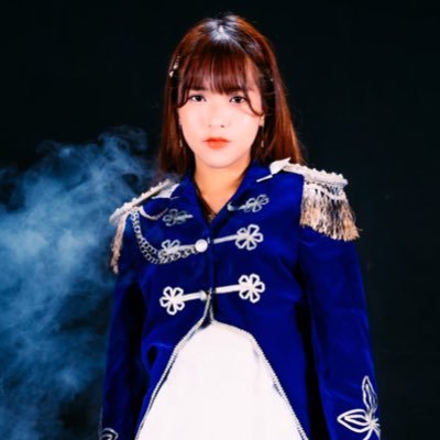 lqYiweFw_400x400