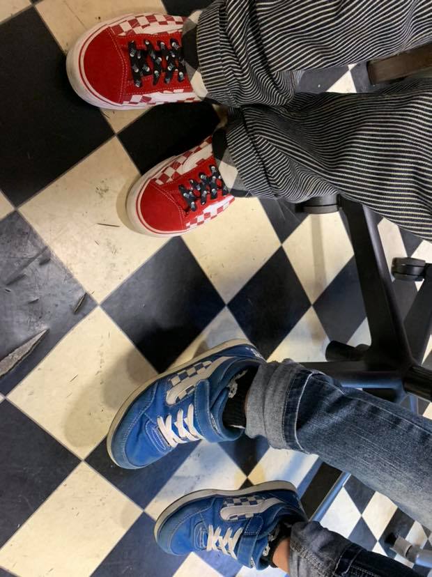 おじいちゃんとお孫さん おそろいの靴 Vansが可愛い ハーレーカスタムショップ サードプレイス Third Place 福岡 おじいちゃんとお孫さん おそろいの靴 Vansが可愛い ハーレーカスタムショップ サードプレイス Third Place 福岡