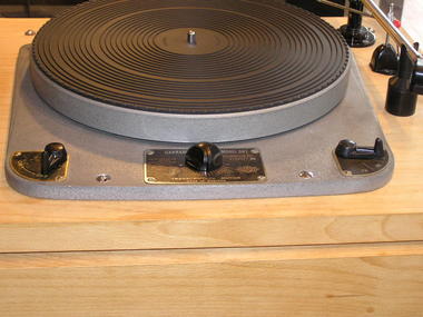 British Console suspended by coil spring