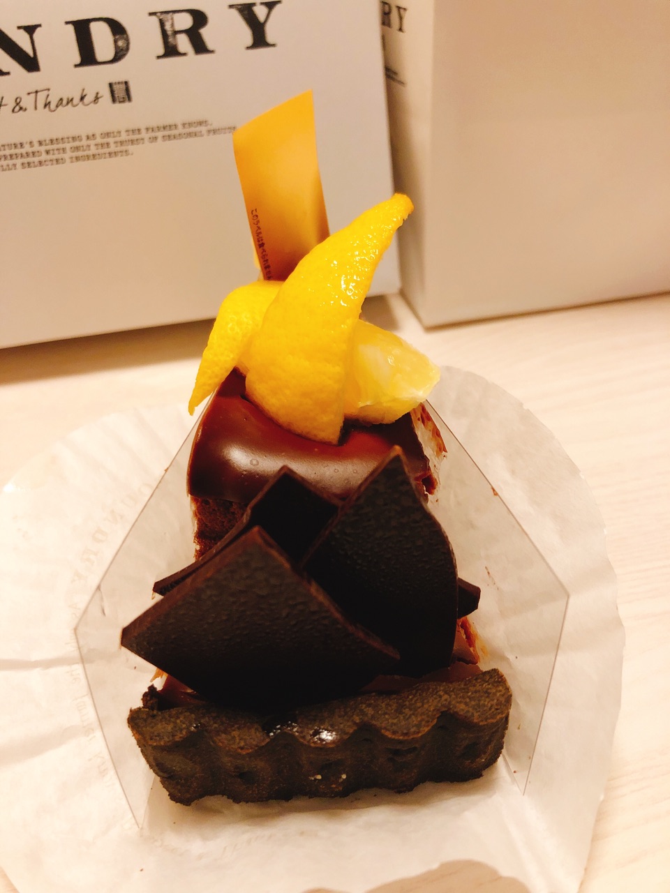 ファウンドリーの クリオロ種カカオのチョコレートと宮崎県産日向夏のタルト 西武池袋本店 デパ地下スイーツマニア