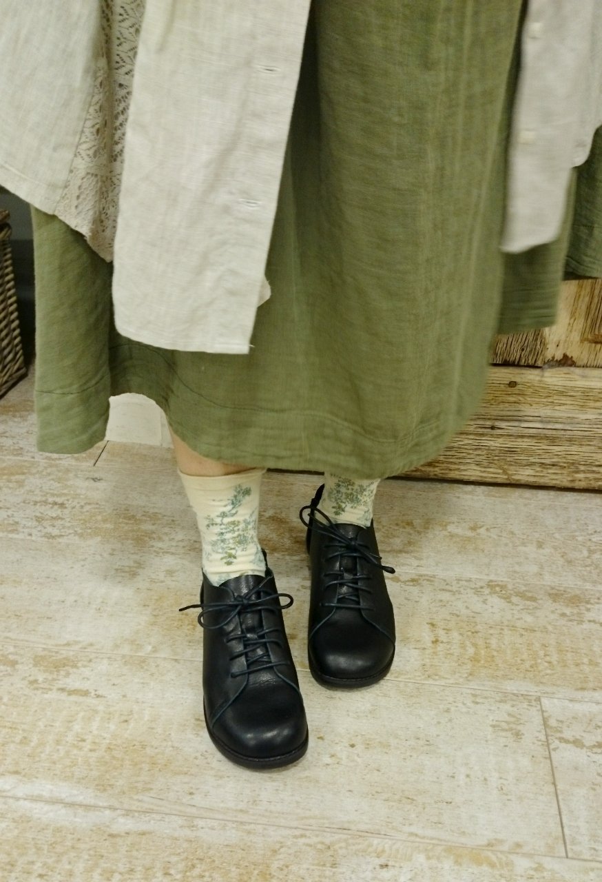 ネニル立川店より もう9月 足元や小物も 秋へと切り替えです リュバンドティアラ Ruban De Tiara ネニル Nenil 株式会社ティアラ ショップブログ Tiara Inc Shop Blog ネニル立川店より もう9月 足元や小物も 秋へと切り替えです リュバンドティアラ Ruban De Tiara ネニル Nenil 株式会社ティアラ ショップブログ Tiara Inc Shop Blog